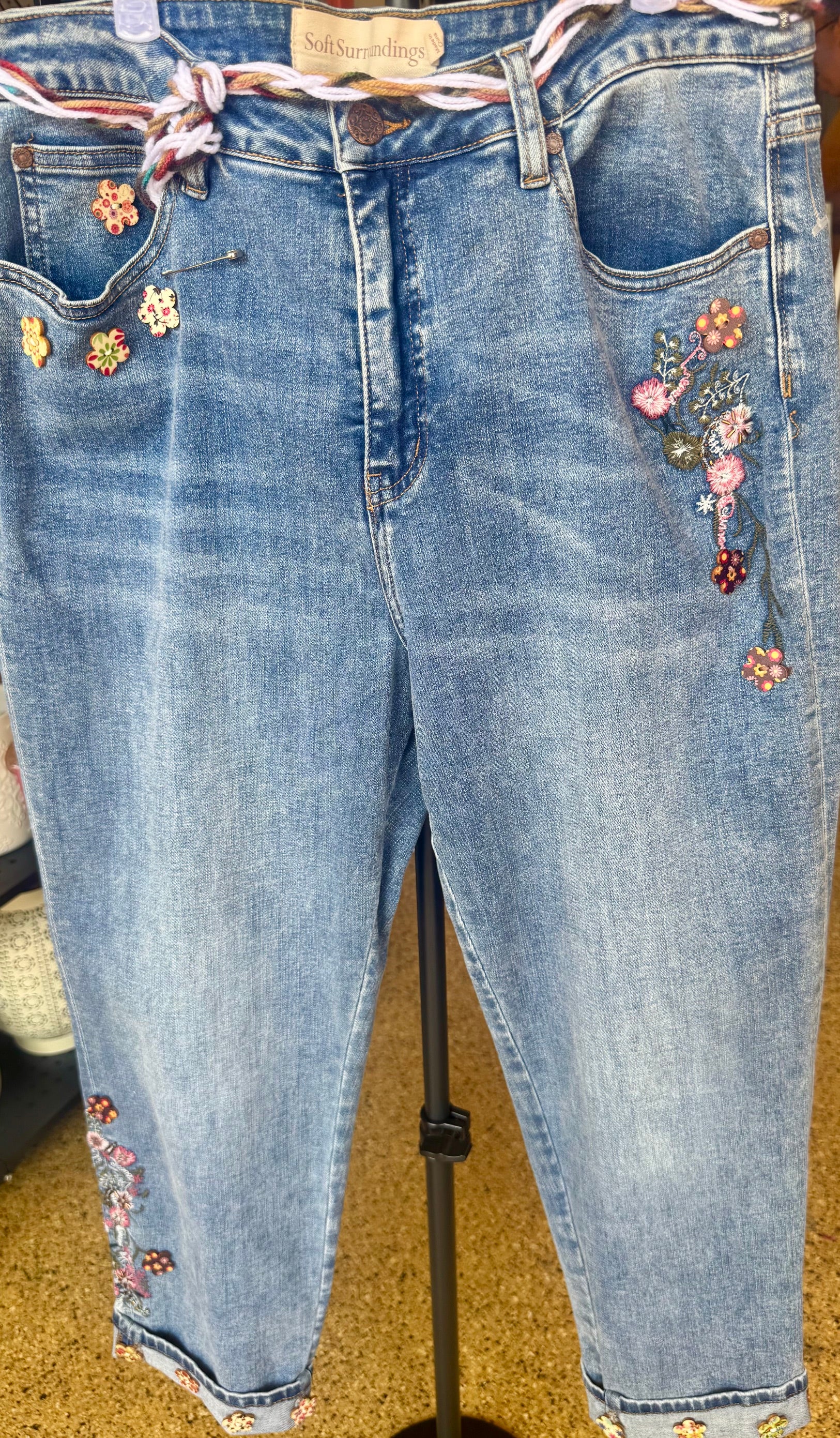 Women’s Jeans with Flowers and Thin Belt - Medium