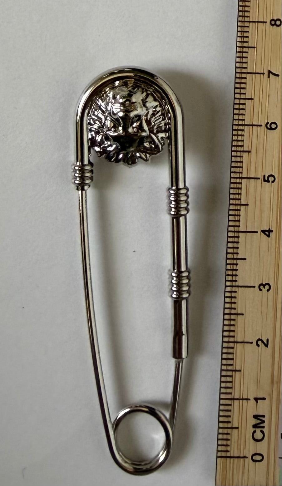 Regal Lion Safety Pin Brooch - Approx. 7 cm (Gold & Silver)