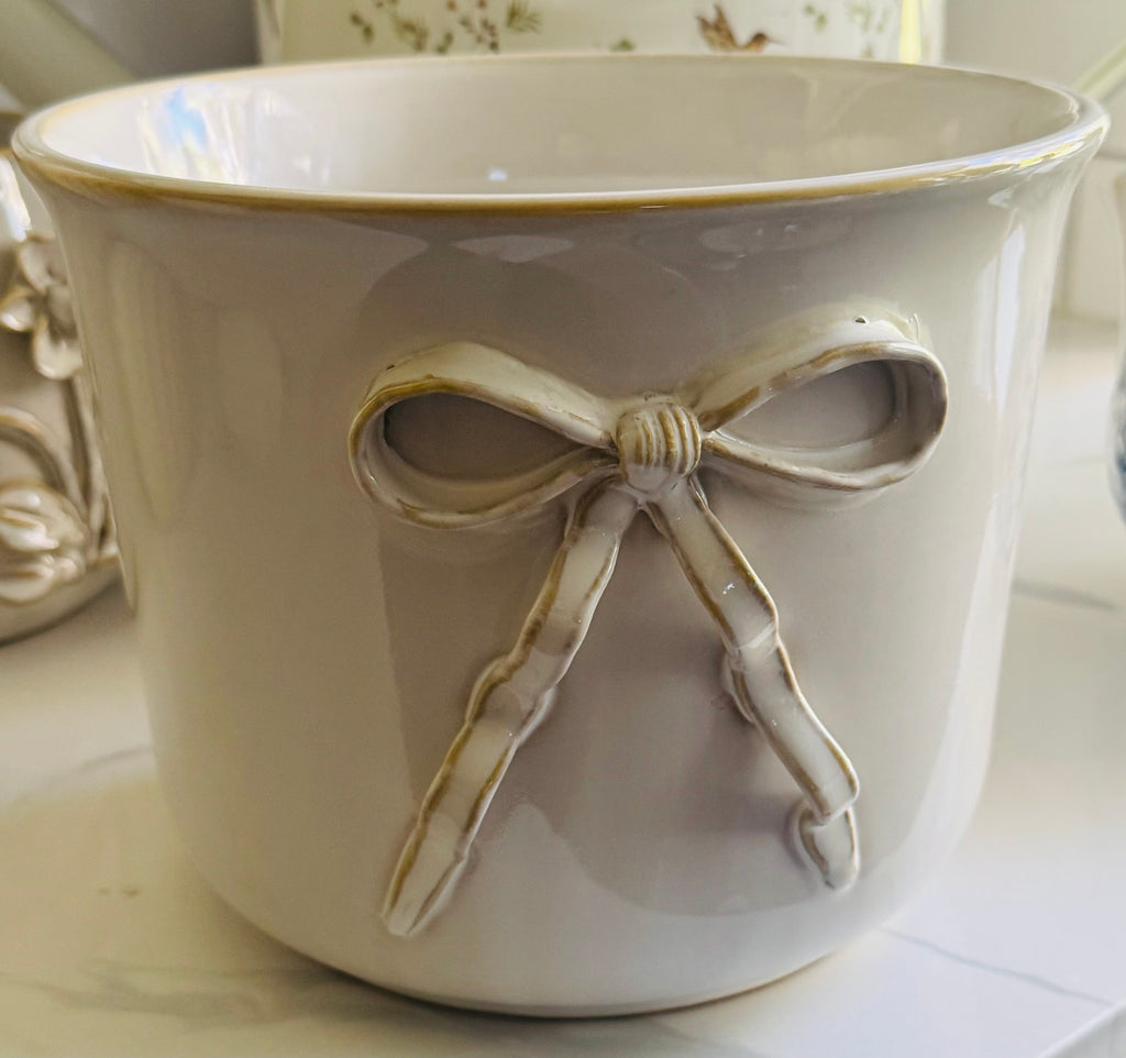 White/Taupe Glazed Bow Detail Planter (M)
