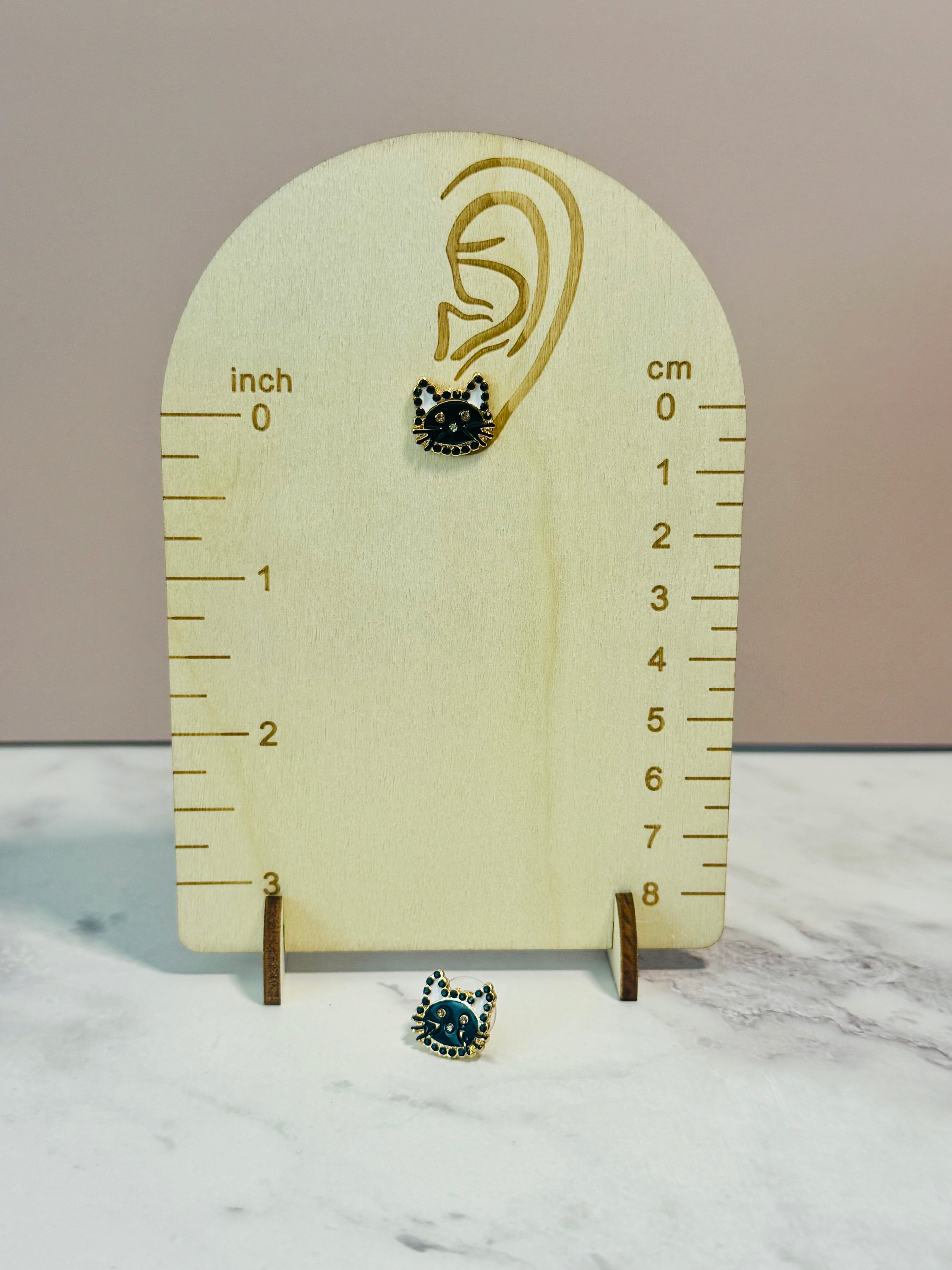 Cat Face Stud Earrings (Pierced)