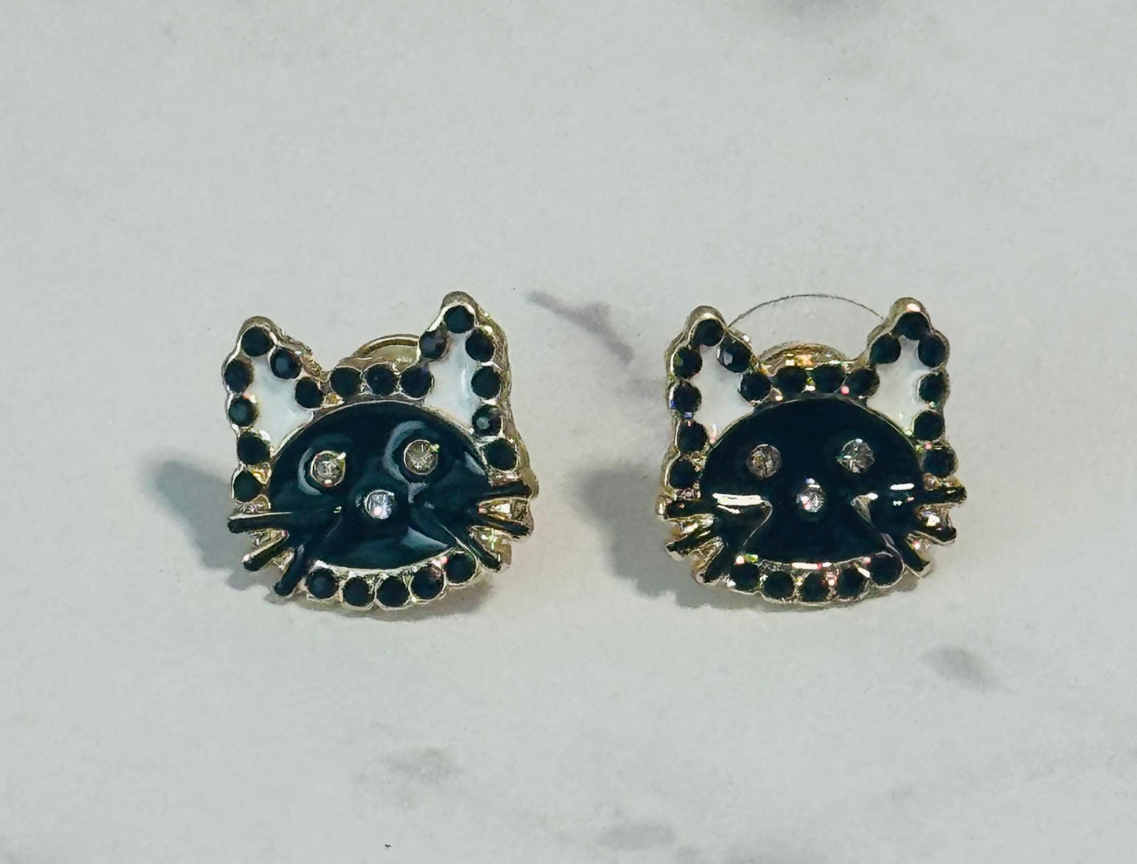 Cat Face Stud Earrings (Pierced)