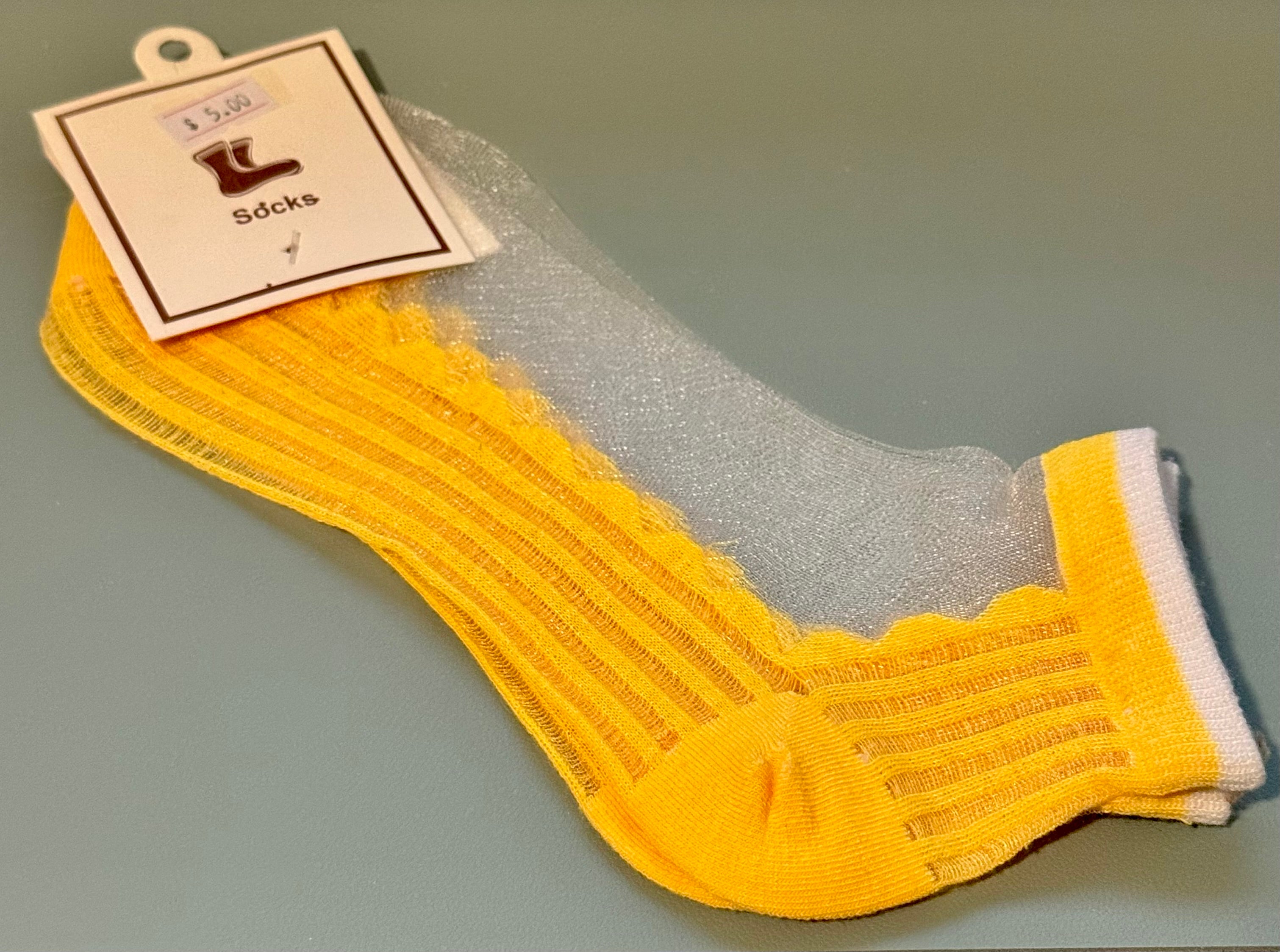 Scalloped Sole Sheer Ankle Socks - Yellow